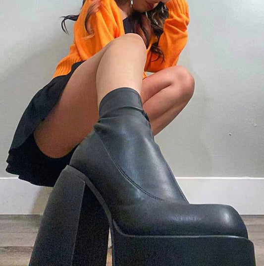 CHUNKY HEELS BOOTS